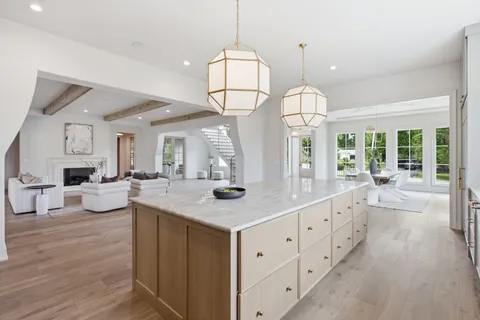 $2,999,992 | 105 Keyway Drive, Nashville, TN 37205
