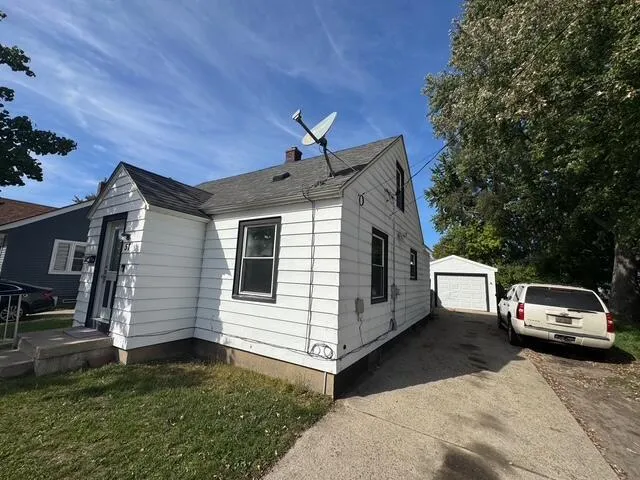 $249,900 | 57 32nd Street Southwest, Grand Rapids, MI 49548