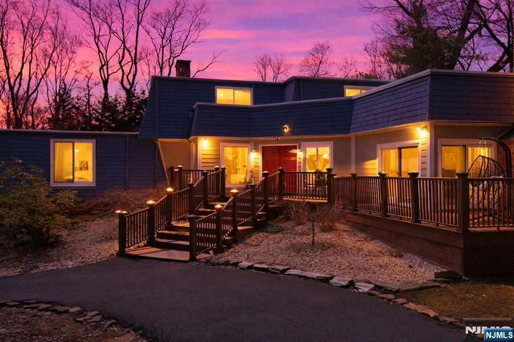 947 Franklin Lake Road Franklin Lakes, NJ 07417 - Photo 2 of 36