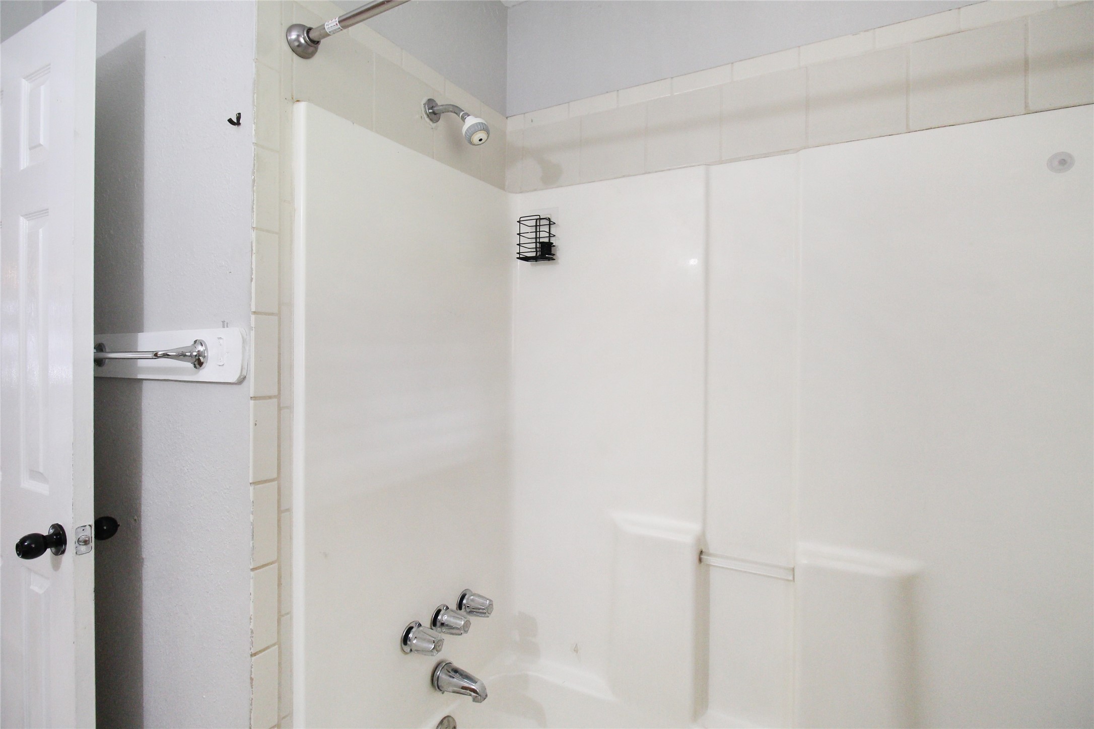 3218 Suiter Way Pasadena, TX 77503 - Photo 13 of 20 Bathroom