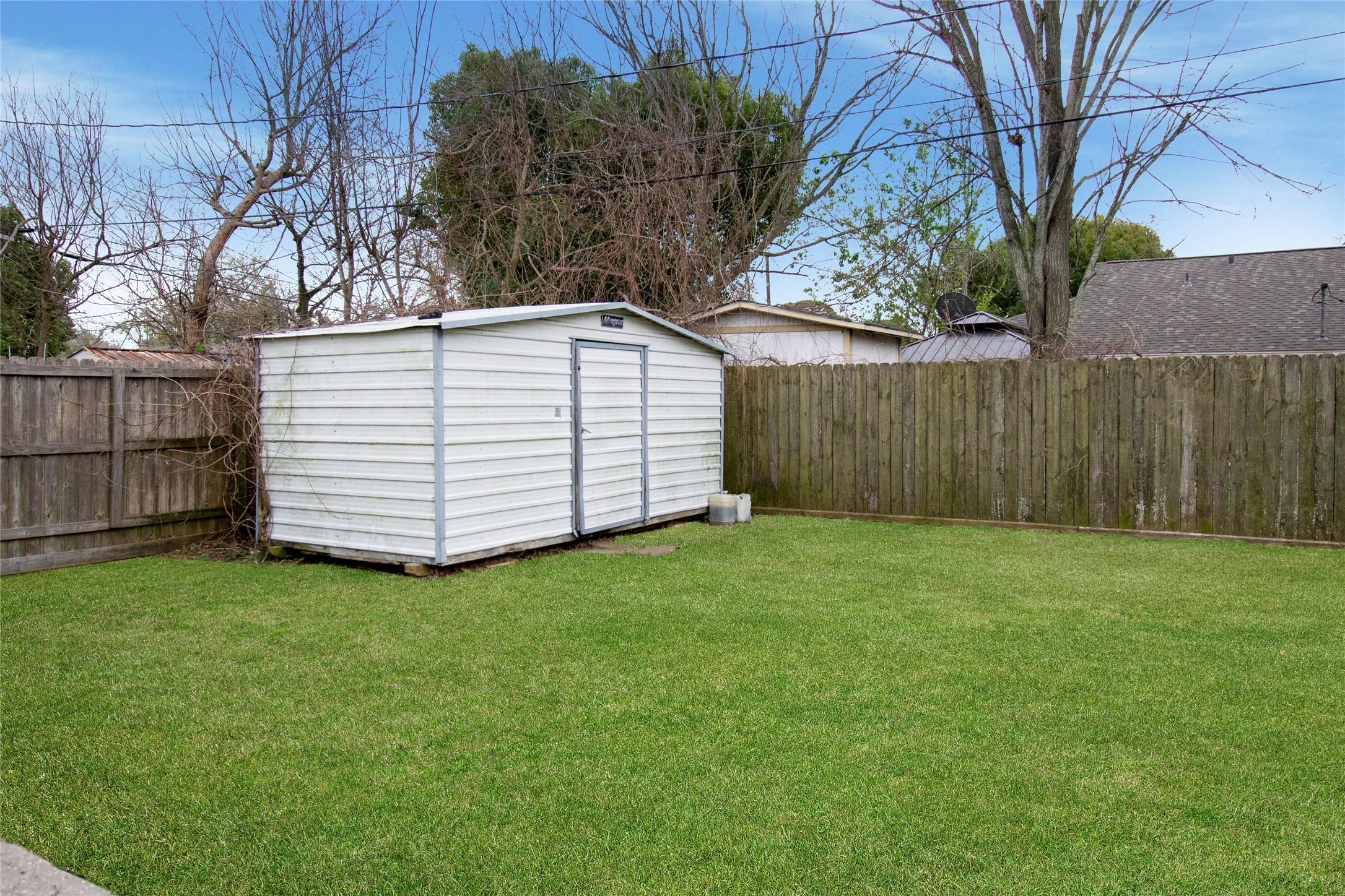 3218 Suiter Way Pasadena, TX 77503 - Photo 19 of 20 Backyard shed