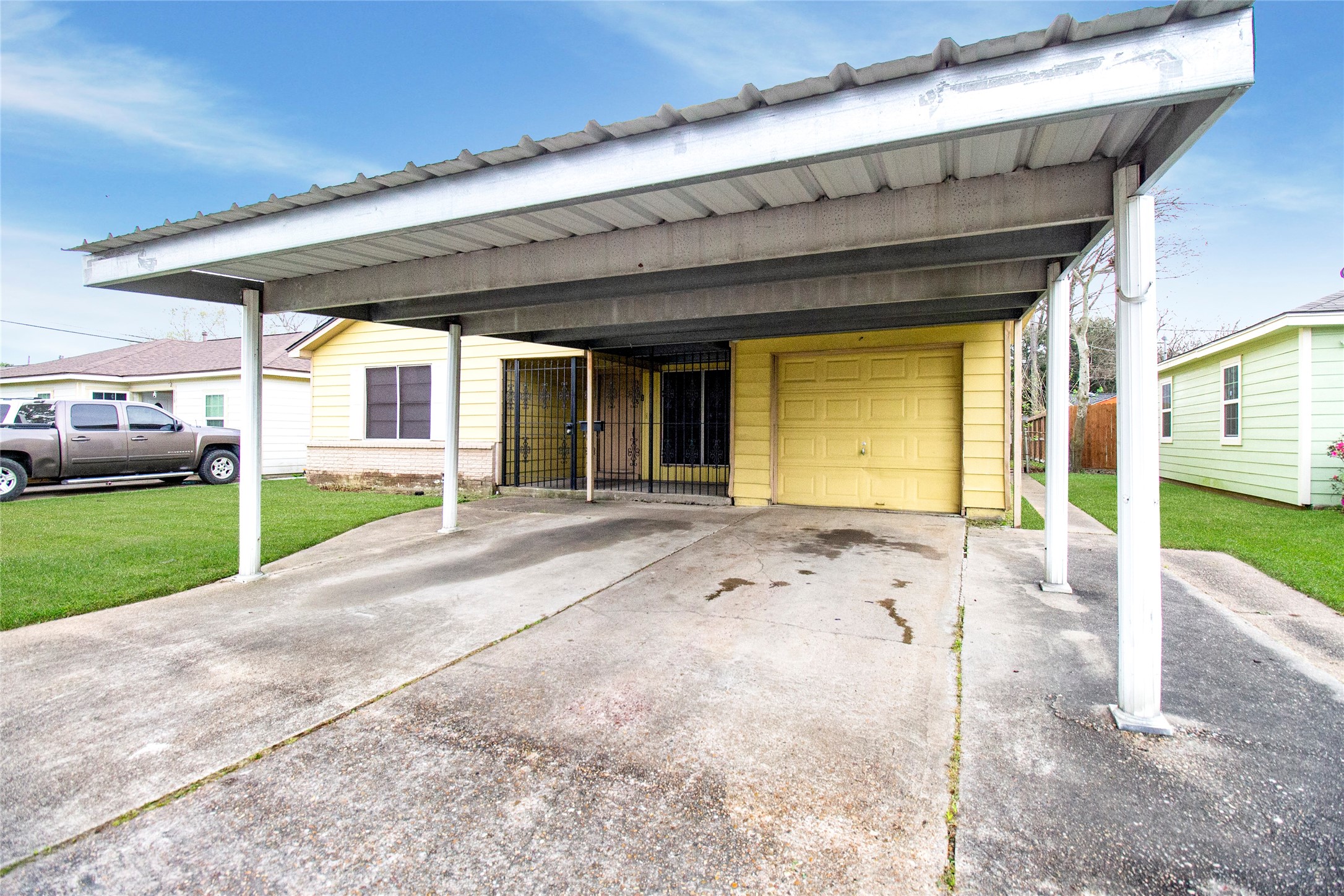 3218 Suiter Way Pasadena, TX 77503 - Photo 2 of 20 Welcome to 3218 Suiter Way!