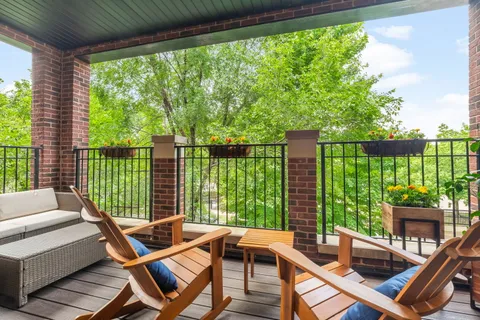 $750,000 | 3337 North Seminary Avenue, Unit 2, Chicago, IL 60657