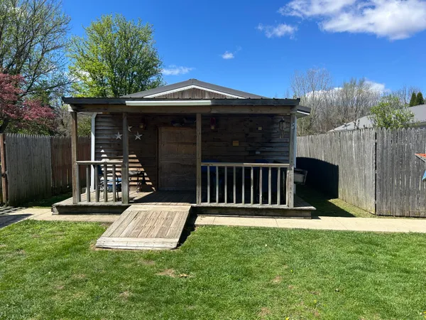 $429,900 | 33291 Maryann Drive, Colon, MI 49040