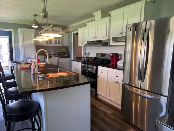 $429,900 | 33291 Maryann Drive, Colon, MI 49040