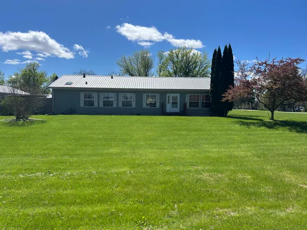 $429,900 | 33291 Maryann Drive, Colon, MI 49040