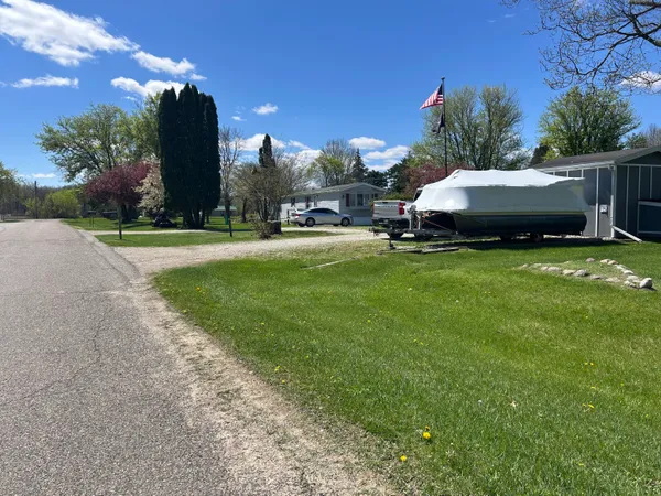 $429,900 | 33291 Maryann Drive, Colon, MI 49040