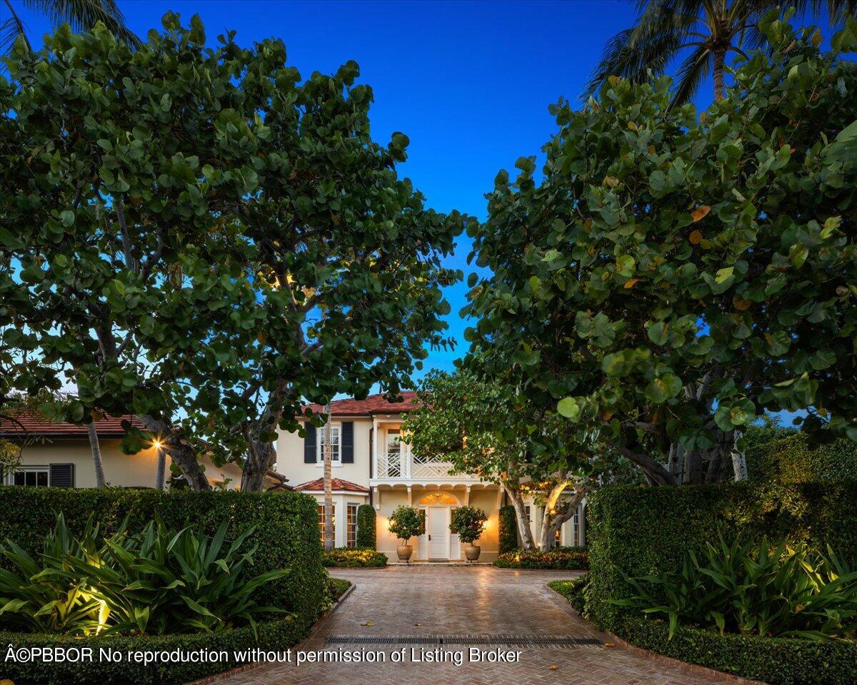 259 Merrain Road Palm Beach, FL 33480 - Photo 3 of 57 Front of the House