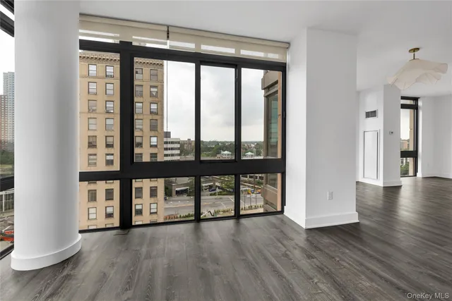 $697,000 | 175 Huguenot Street, Unit 1106, New Rochelle, NY 10801