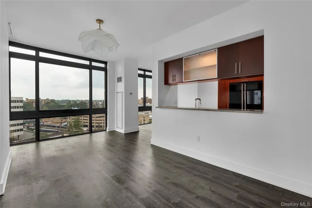 $697,000 | 175 Huguenot Street, Unit 1106, New Rochelle, NY 10801