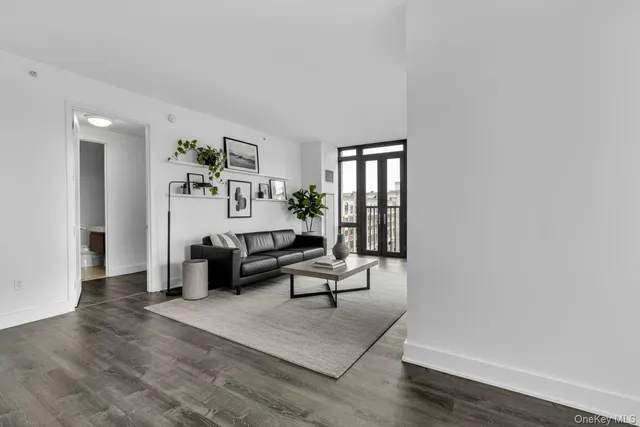 $697,000 | 175 Huguenot Street, Unit 1106, New Rochelle, NY 10801