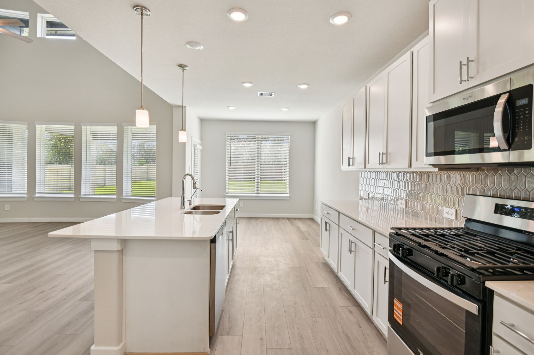 2710 Chancellor Court Rosenberg, TX 77471 - Photo 13 of 49 Photo is not of the actual home, but is an inspirational photo of builder’s model home and may depict options, furnishings, and/or decorator features that are not included