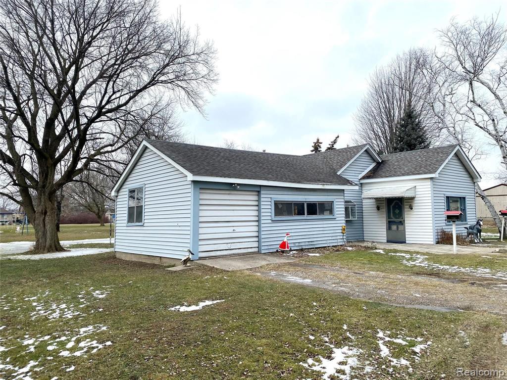 49711 Donner Road Chesterfield, MI 48047 - Photo 3 of 27