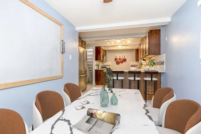 $550,000 | 516 North Emroy Avenue, Elmhurst, IL 60126