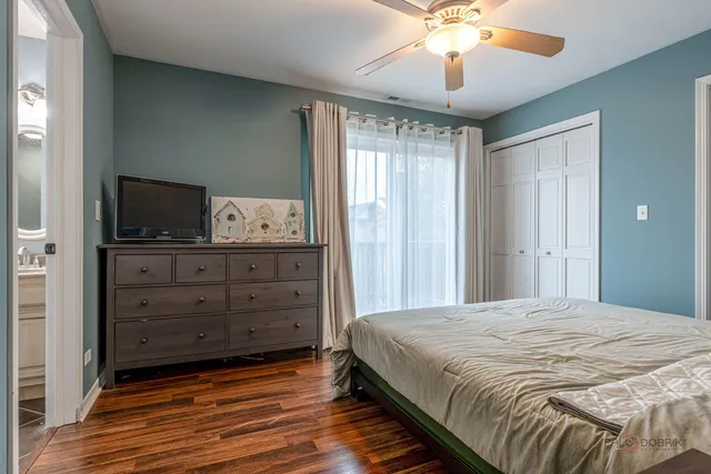 $550,000 | 516 North Emroy Avenue, Elmhurst, IL 60126