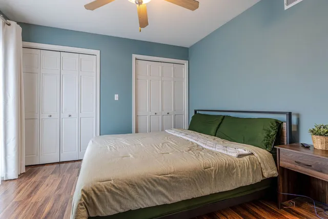 $550,000 | 516 North Emroy Avenue, Elmhurst, IL 60126