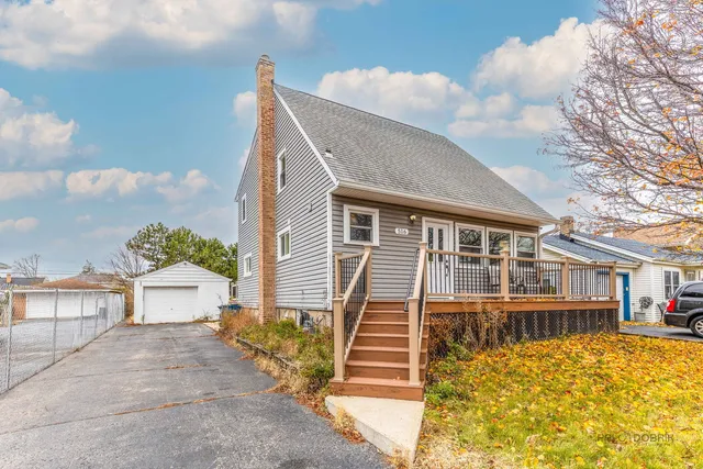 $550,000 | 516 North Emroy Avenue, Elmhurst, IL 60126