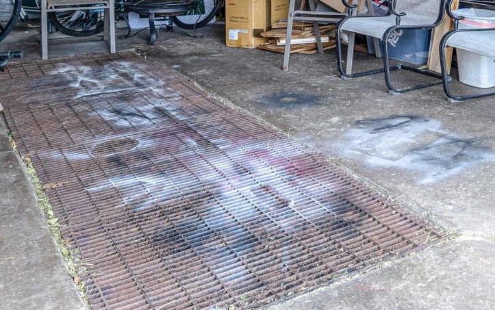 516 North Emroy Avenue Elmhurst, IL 60126 - Photo 31 of 35 a view of a backyard with table and chairs