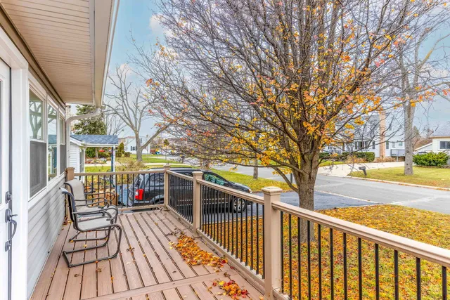 $550,000 | 516 North Emroy Avenue, Elmhurst, IL 60126