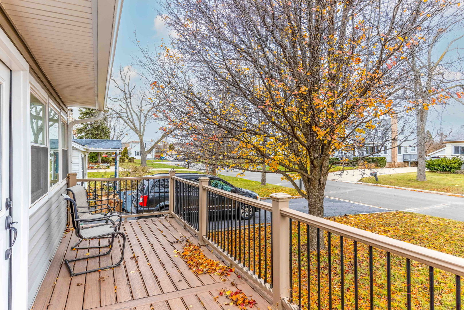 516 North Emroy Avenue Elmhurst, IL 60126 - Photo 4 of 35 a view of a balcony with staircase