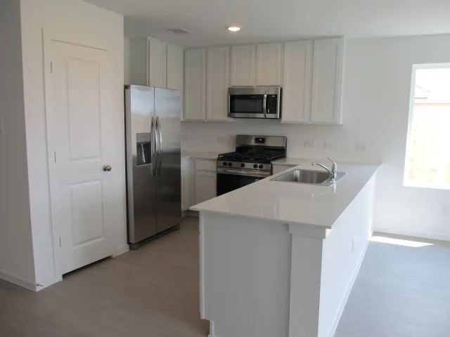 $2,200 | 9239 Coral Trout Way, Baytown, TX 77521