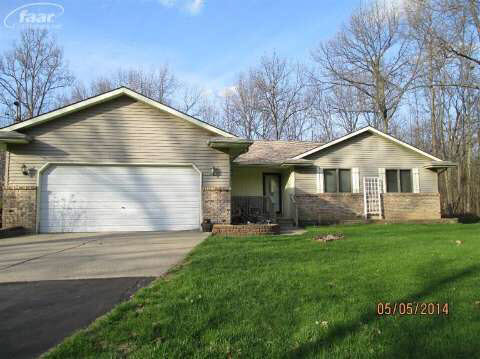 13155 White Lake Road Fenton, MI 48430 - Photo 1 of 15 20400913.JPG