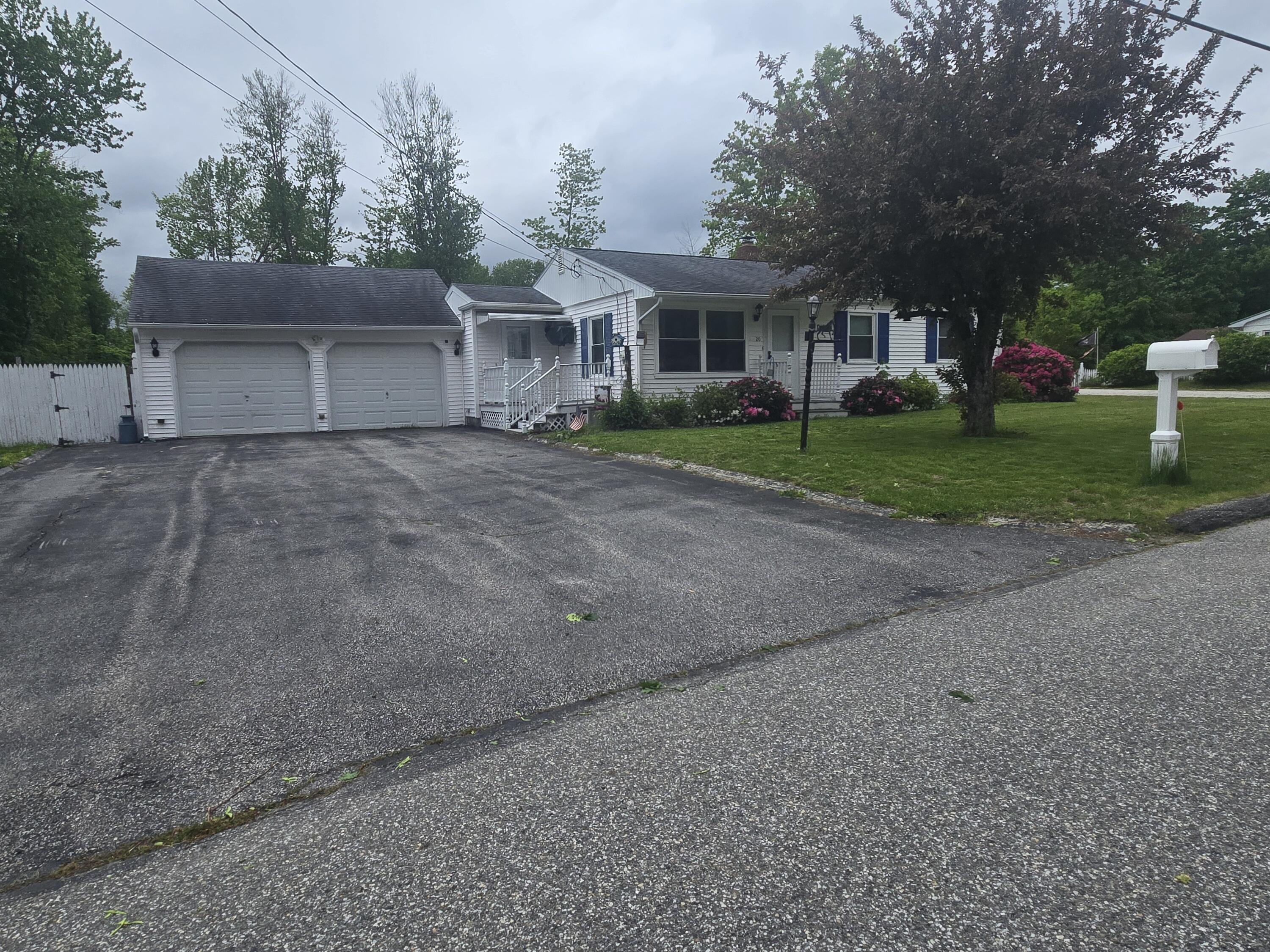 20 Nimitz Street Lewiston, ME 04240 - Photo 2 of 17 Front of house/garage