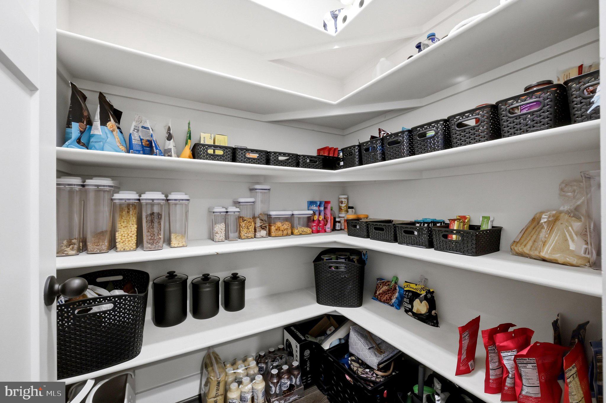 4854 Point Road Warrenton, VA 20187 - Photo 33 of 113 Pantry