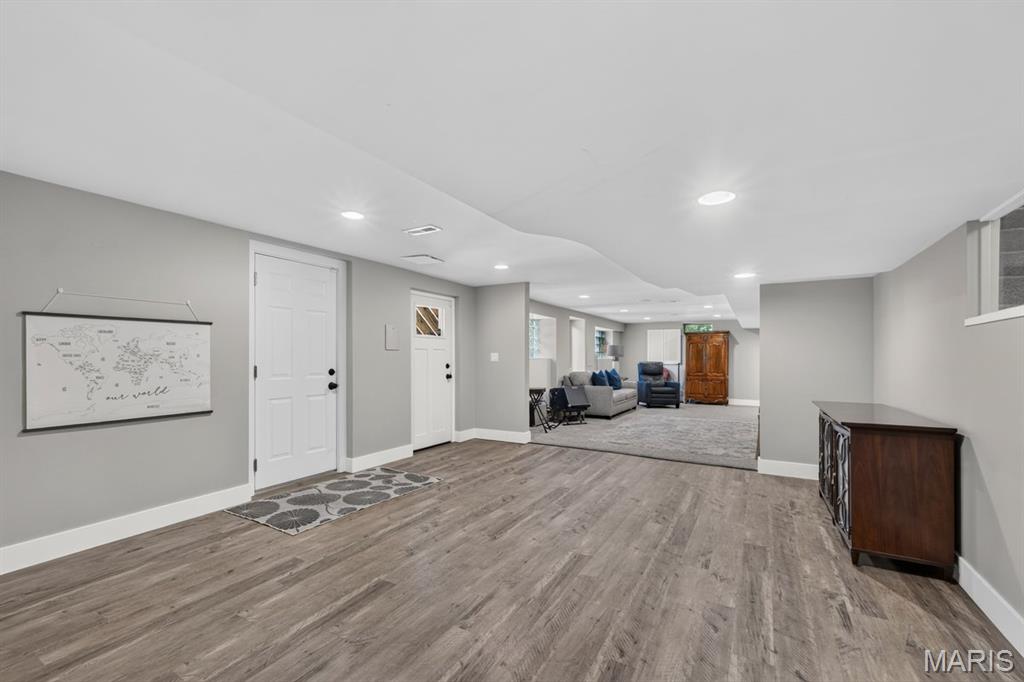 12237 Ladue Road Creve Coeur, MO 63141 - Photo 33 of 44