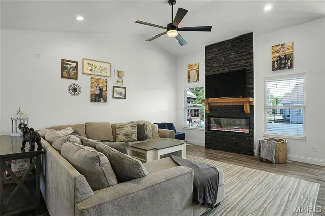 $475,000 | 119 Reagan Drive, Troy, IL 62294