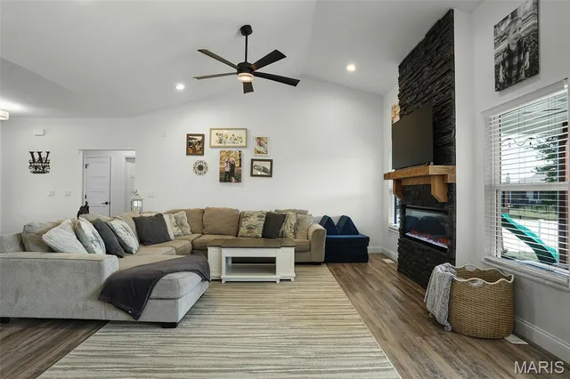 $475,000 | 119 Reagan Drive, Troy, IL 62294