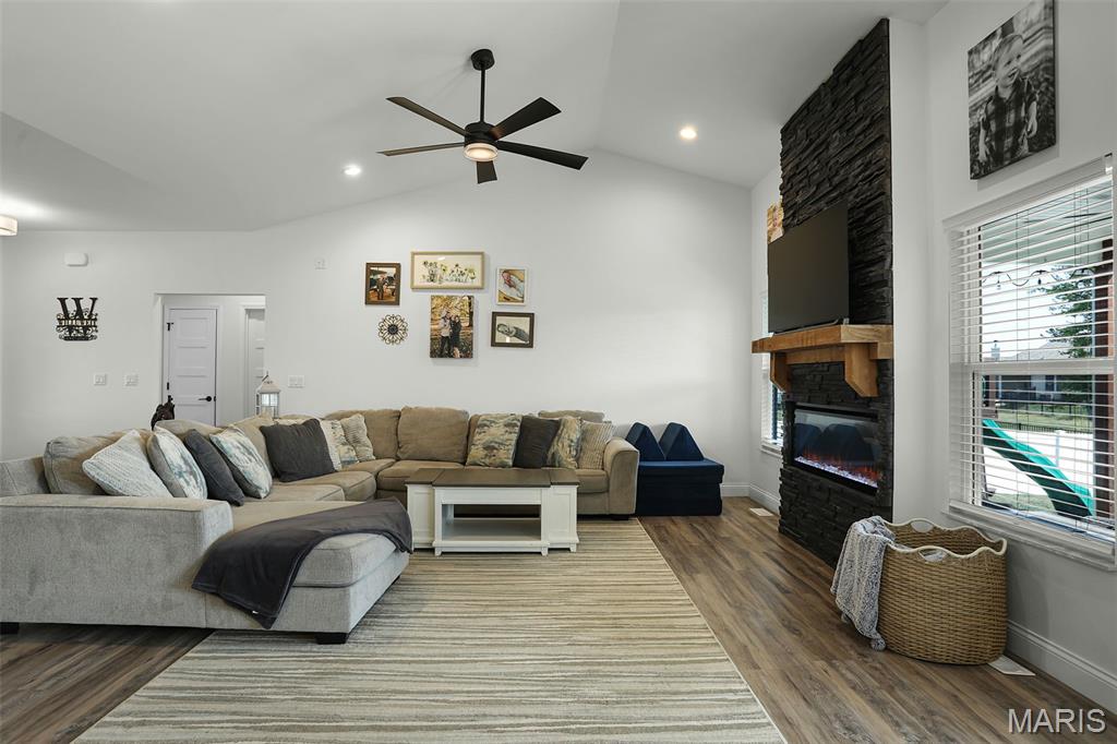 119 Reagan Drive Troy, IL 62294 - Photo 5 of 26