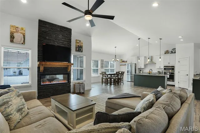 $475,000 | 119 Reagan Drive, Troy, IL 62294