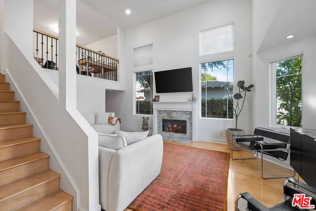 $5,500 | 4371 Troost Avenue, Studio City, CA 91604