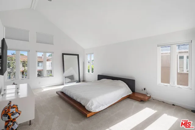 $5,500 | 4371 Troost Avenue, Studio City, CA 91604