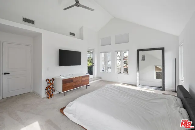 $5,500 | 4371 Troost Avenue, Studio City, CA 91604