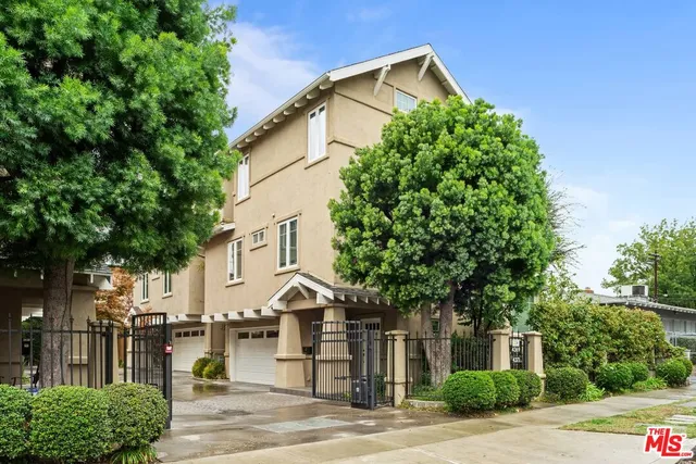 $5,500 | 4371 Troost Avenue, Studio City, CA 91604