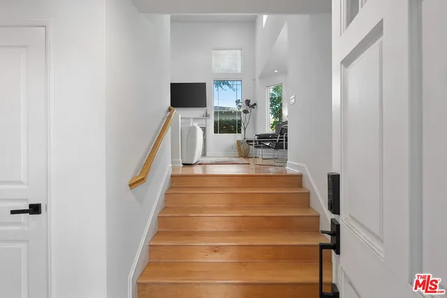 $5,500 | 4371 Troost Avenue, Studio City, CA 91604