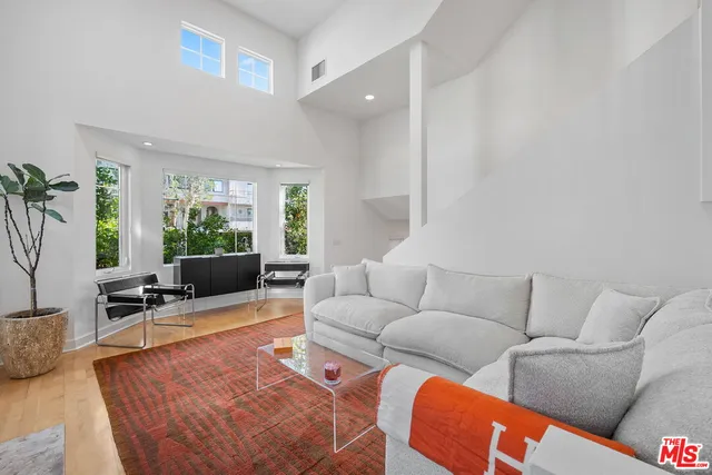 $5,500 | 4371 Troost Avenue, Studio City, CA 91604