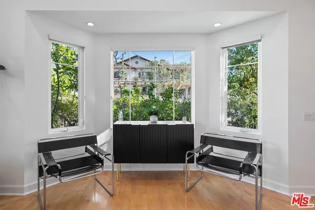 $5,500 | 4371 Troost Avenue, Studio City, CA 91604