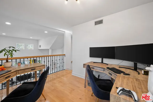 $5,500 | 4371 Troost Avenue, Studio City, CA 91604