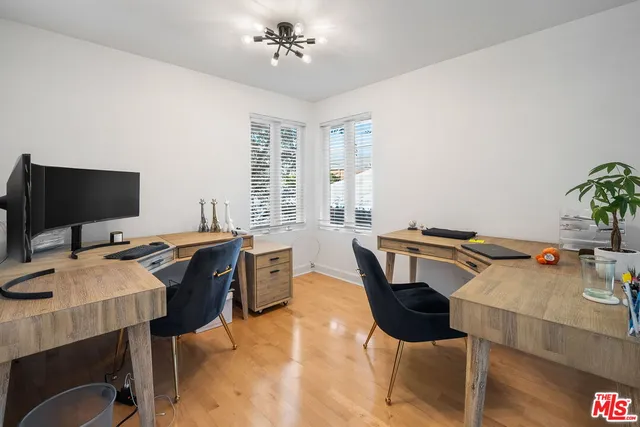 $5,500 | 4371 Troost Avenue, Studio City, CA 91604