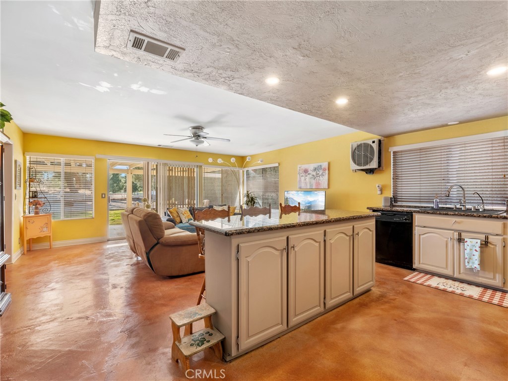 27767 Hummingbird Lane Helendale, CA 92342 - Photo 11 of 34