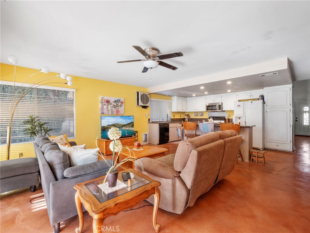 27767 Hummingbird Lane Helendale, CA 92342 - Photo 17 of 34