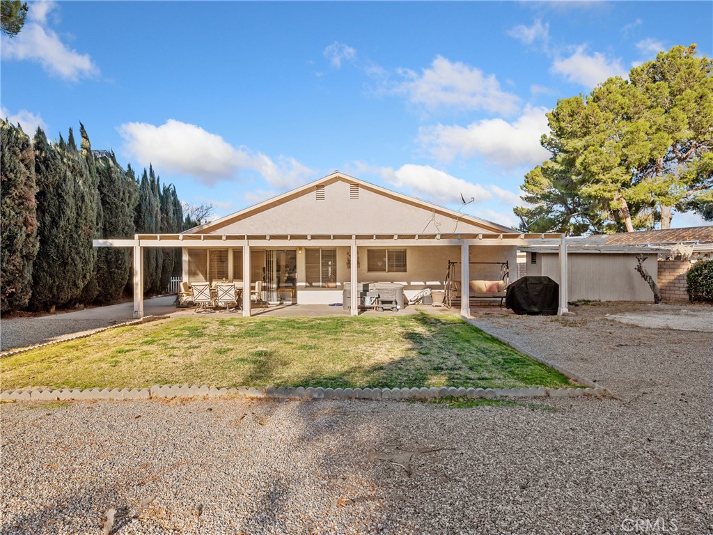 27767 Hummingbird Lane Helendale, CA 92342 - Photo 2 of 34