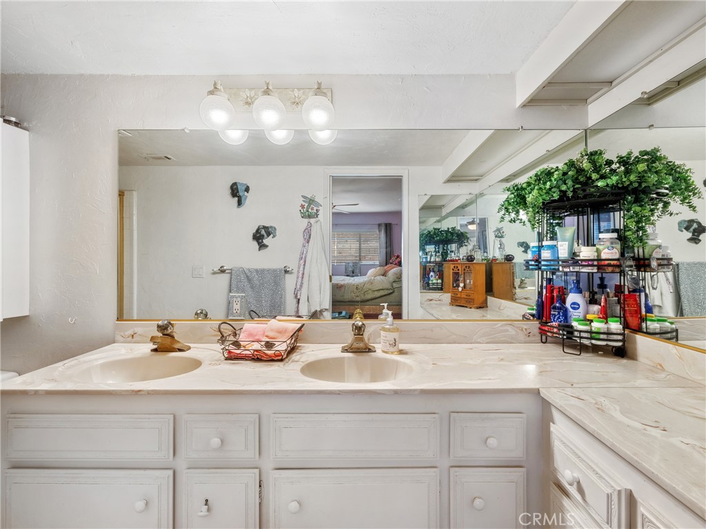 27767 Hummingbird Lane Helendale, CA 92342 - Photo 24 of 34