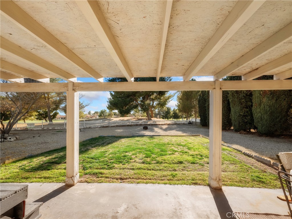 27767 Hummingbird Lane Helendale, CA 92342 - Photo 29 of 34