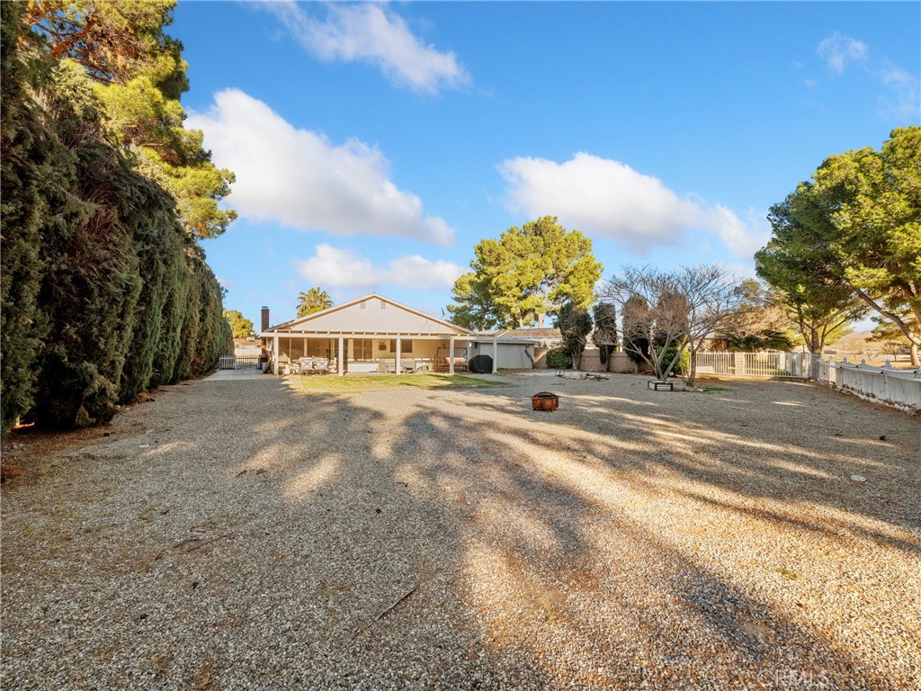 27767 Hummingbird Lane Helendale, CA 92342 - Photo 30 of 34