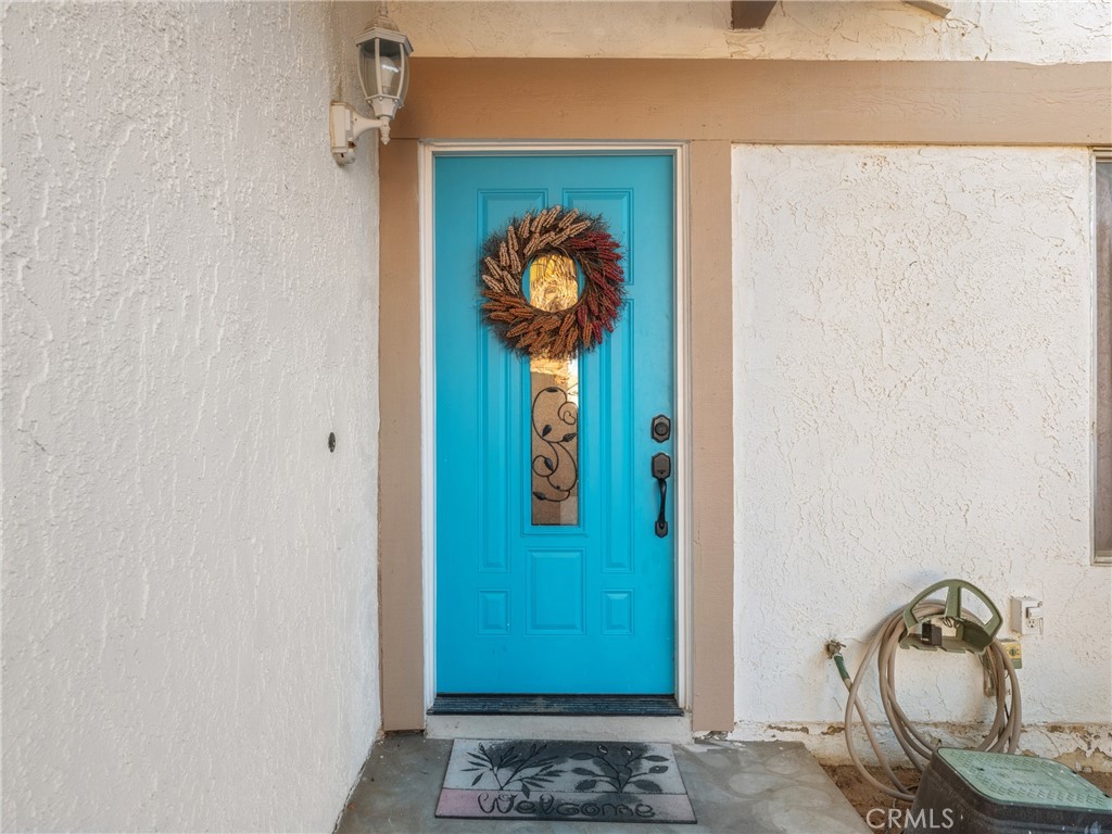 27767 Hummingbird Lane Helendale, CA 92342 - Photo 6 of 34