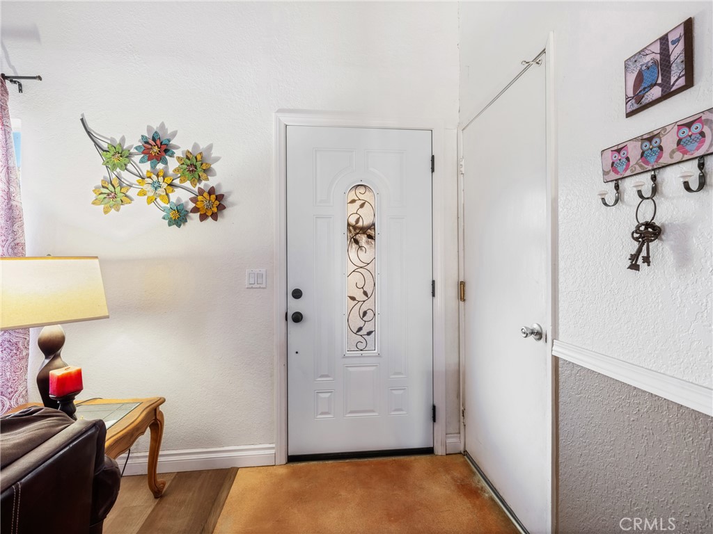 27767 Hummingbird Lane Helendale, CA 92342 - Photo 7 of 34